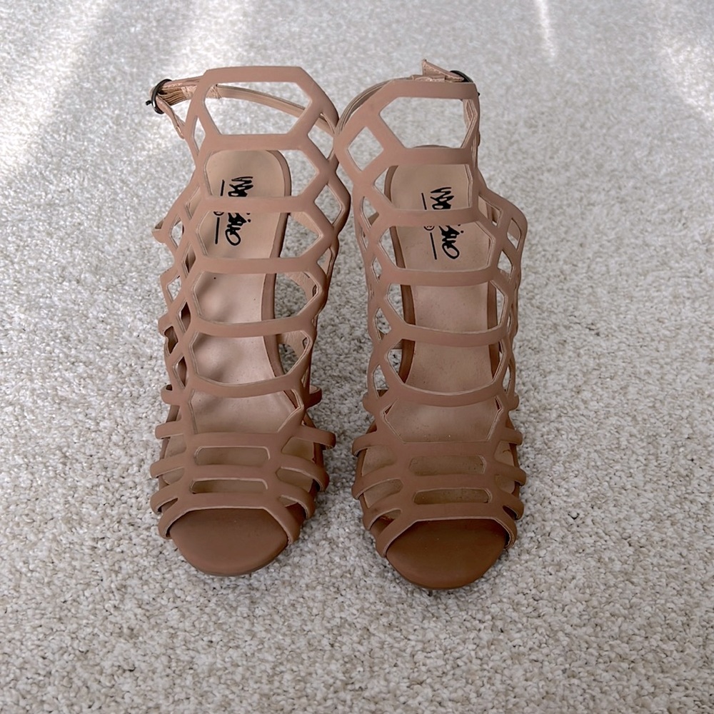 Size 5 Heels - Nude